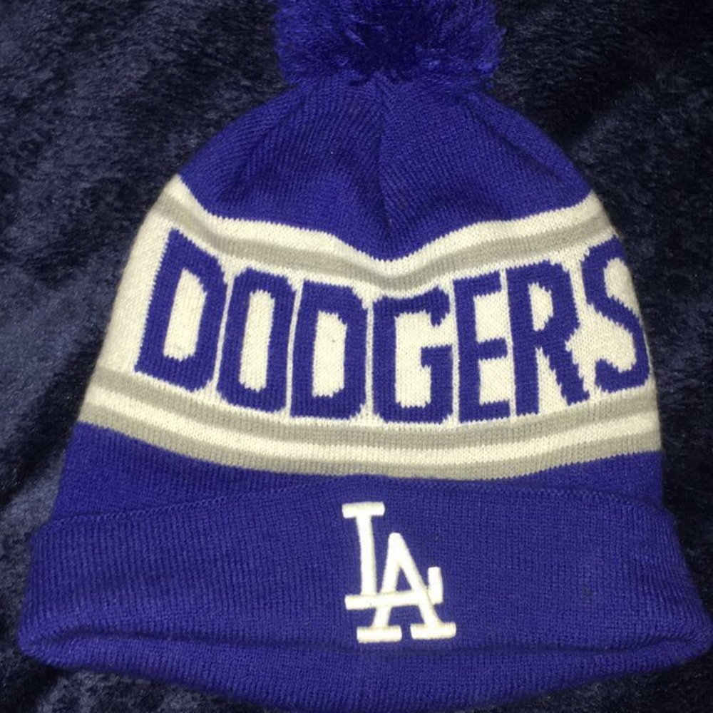 DODGERS POMPOM BEANIE